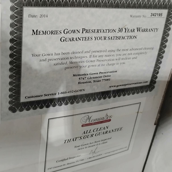 Elegant White Satin Skirt - Picture 3 of 4